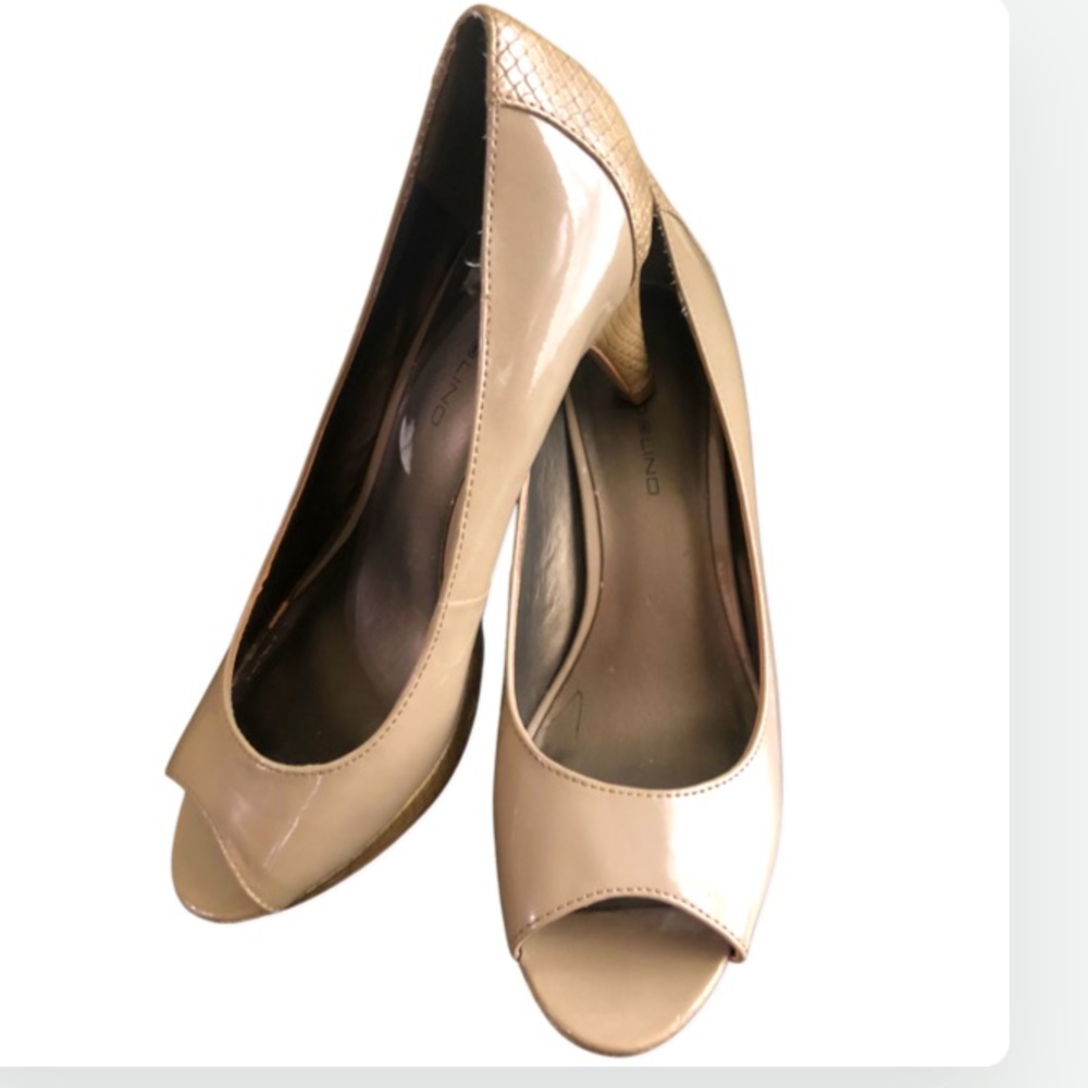 👇🏻$Reduced to lowest price. Bandolino Patent tan Manhunt peep toe platforms.
